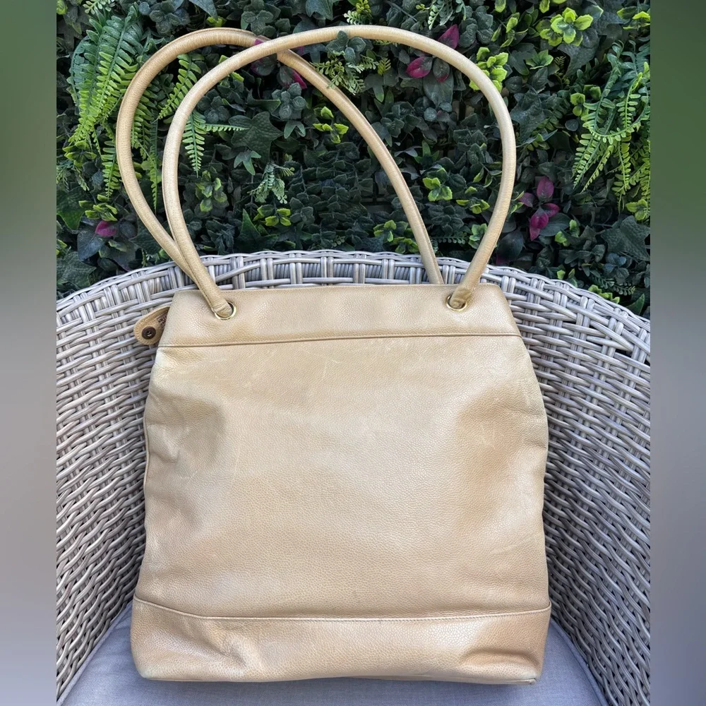 Authentic CHANEL beige Coco mark CC caviar leather tote CC charm